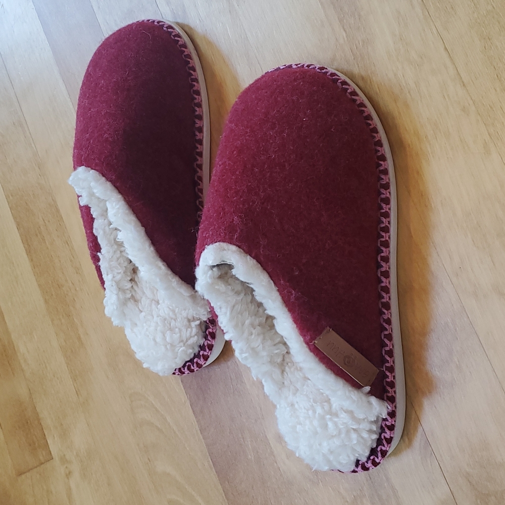 Cute ruby red scuff slippers by gaahuu size S (5/6)